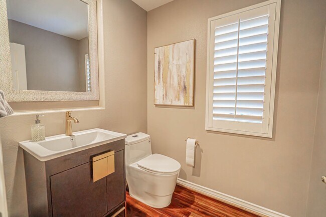 Building Photo - 4 Bedroom Home for Rent in The Woodlands!