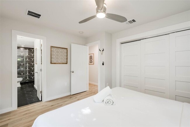 Building Photo - 2516 Friar Tuck Ln
