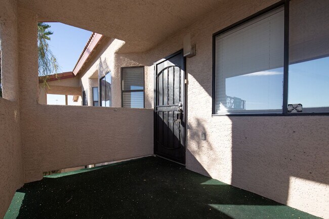 Building Photo - 737 Rock Springs Dr