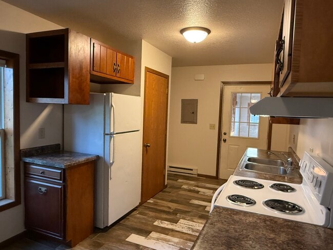 Building Photo - 619 Rose St