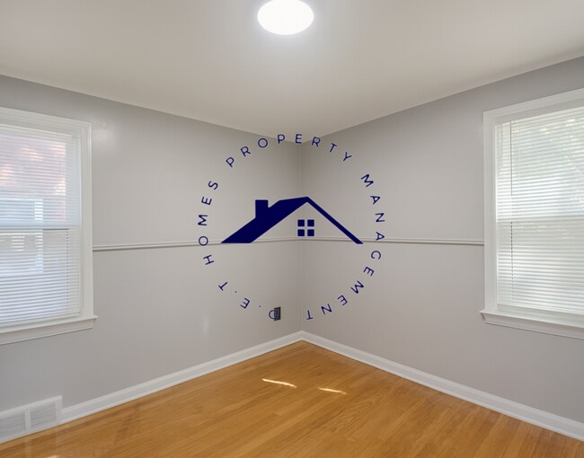 Building Photo - 10510 Lanark St