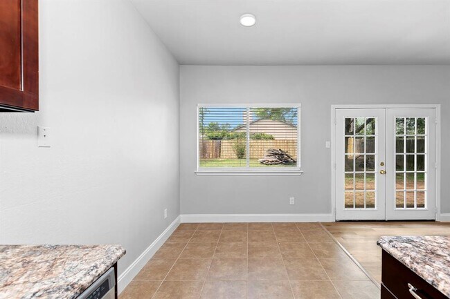 Building Photo - 1207 York Castle Dr