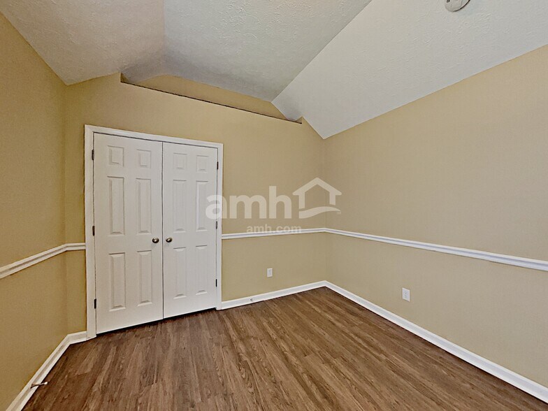 Building Photo - 1813 Baslia Ln