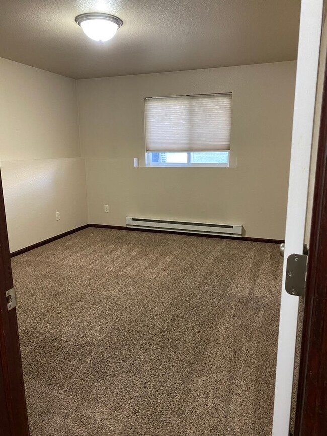 Building Photo - 332 Little Rock Ct