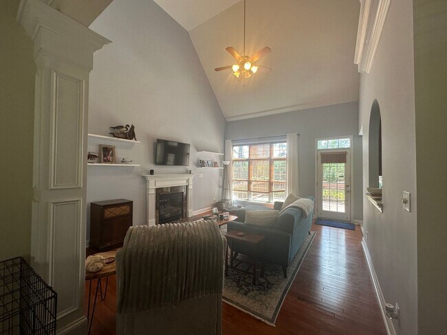 Building Photo - Carolina Lakes Gated Community!!