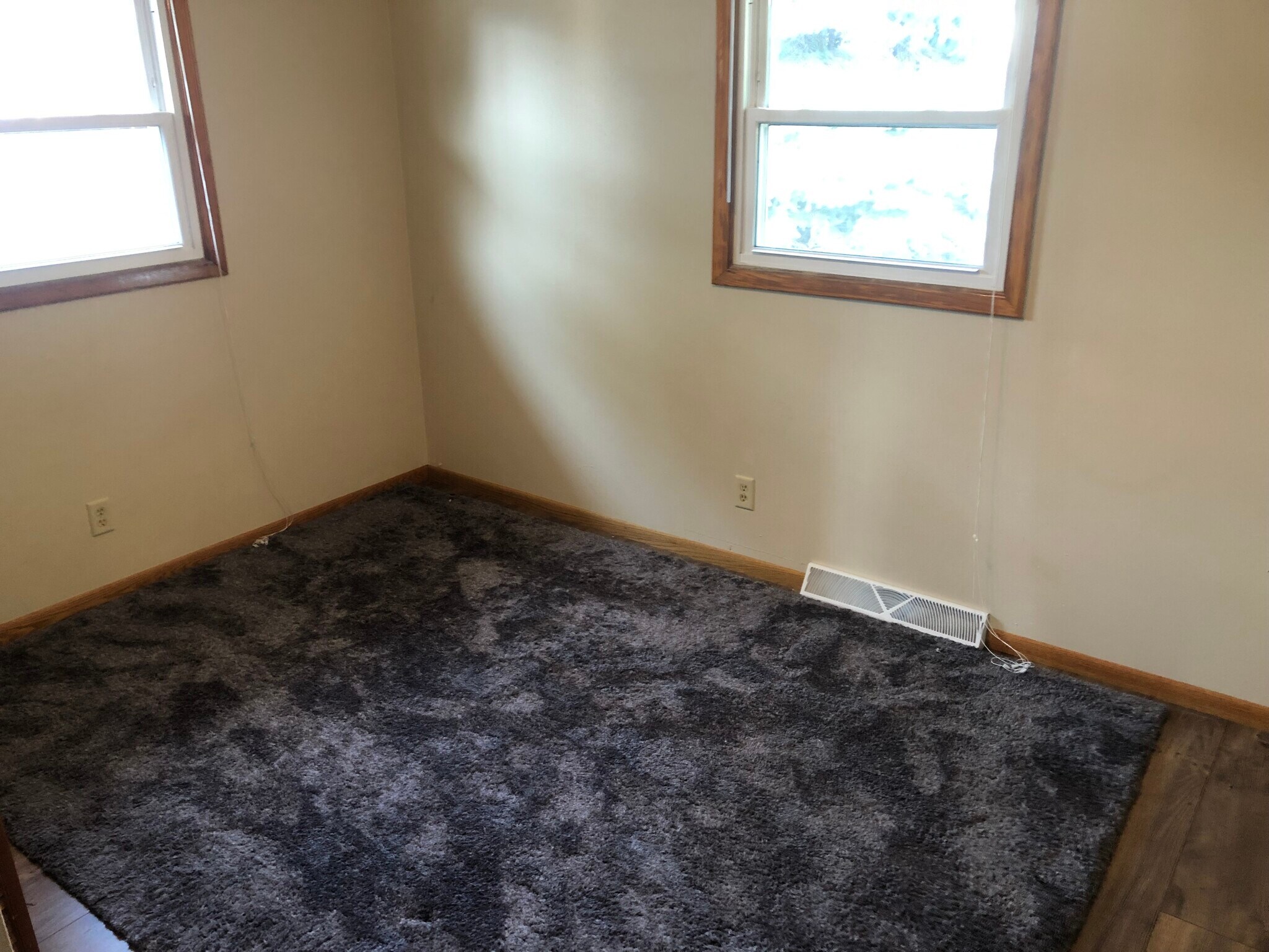 Building Photo - 1907 Green Tree Rd