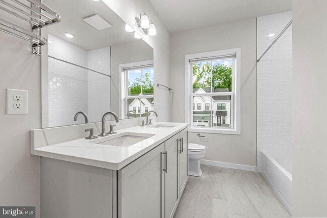 Building Photo - 315 Gilman St