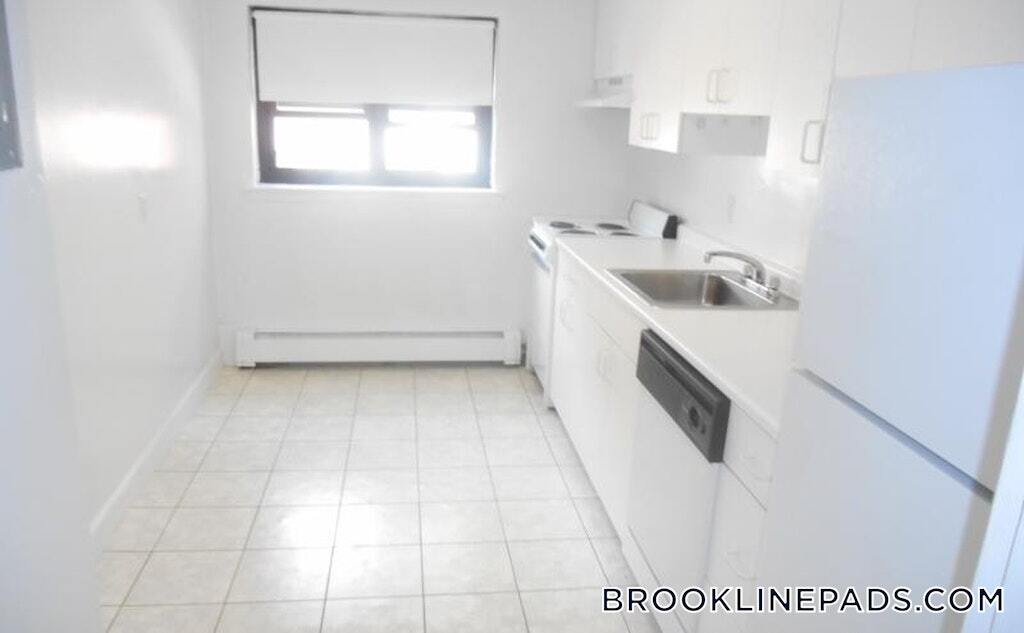 Building Photo - 46 Harvard St