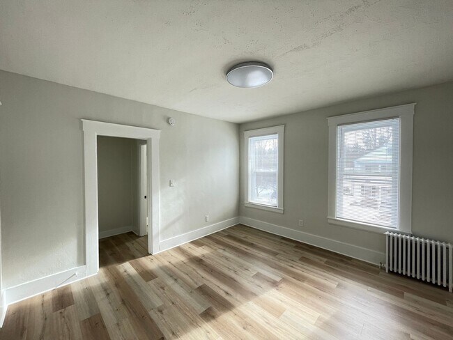 Building Photo - 71 6th St