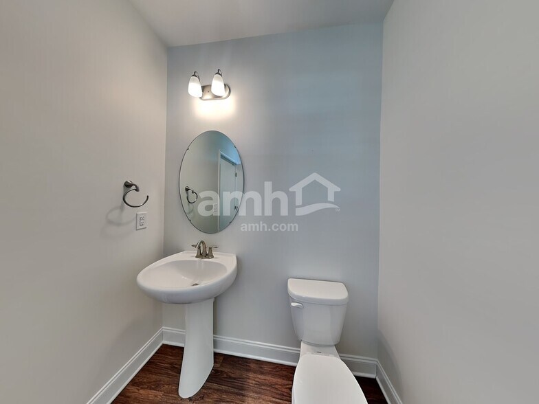 Building Photo - 111 Keyser Dr