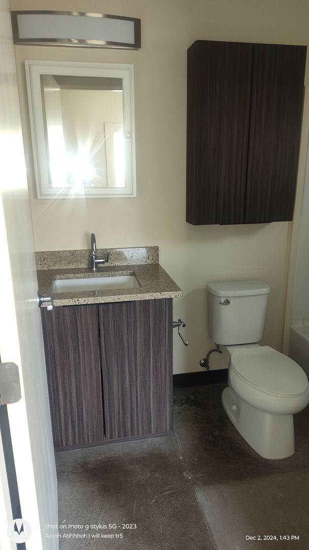 Building Photo - Conveniently located, utilities incl,  A/C...