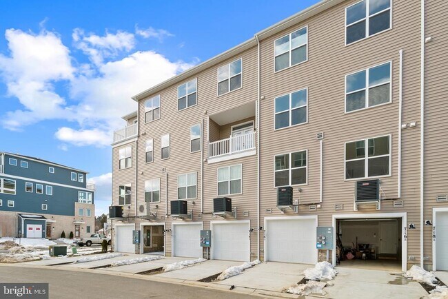 Building Photo - 714 Iron Frg Rd