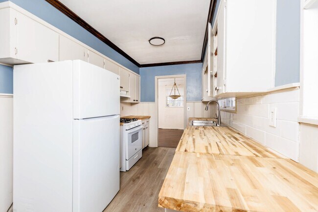 Building Photo - 3 BR home in Tarrant