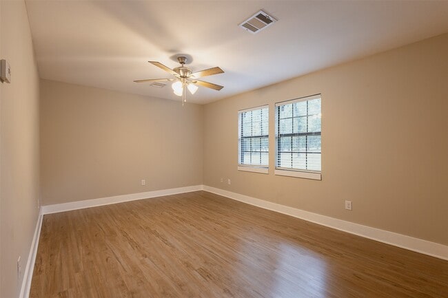 Building Photo - 12028 Cedar Ln