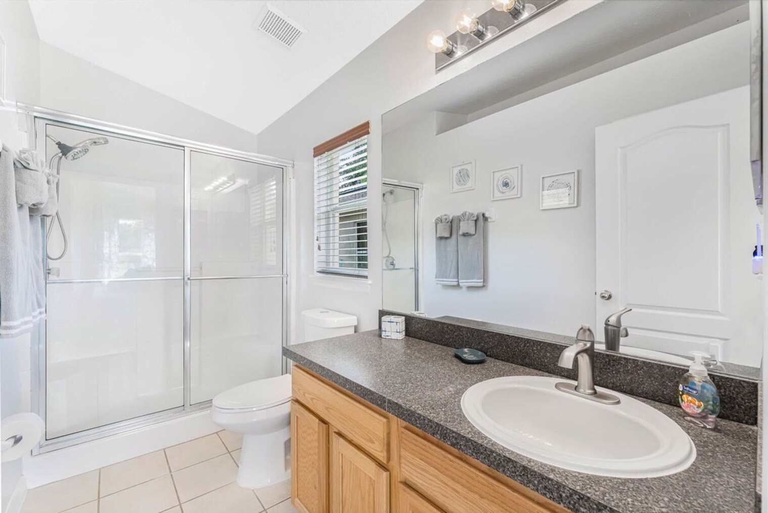 Building Photo - 958 Sandy Ridge Dr