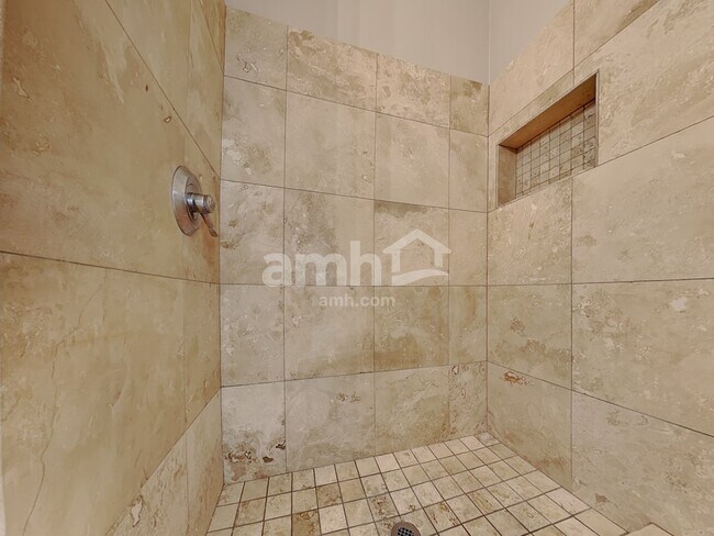 Building Photo - 4616 S Emery