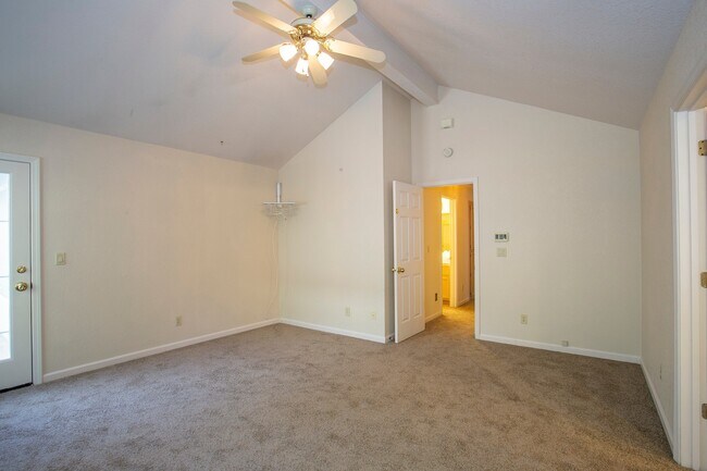 Building Photo - 5809 Lincoln Ave