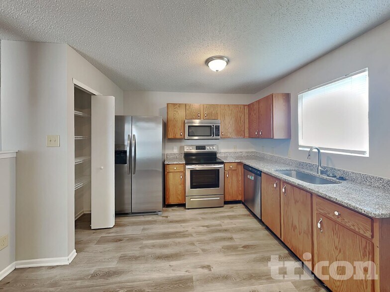 Building Photo - 3146 Brandenburg Dr