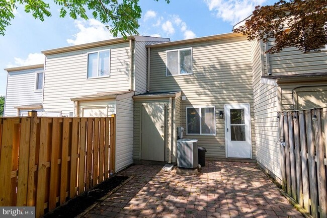 Building Photo - 8483 Aurora Ct