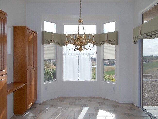 Building Photo - Single-Story Townhome with Golf Course Views in Summerlin