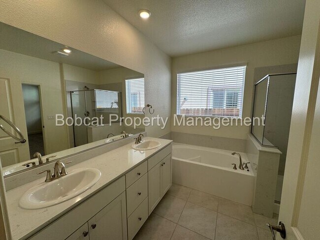 Building Photo - 837 Bravestone Ave