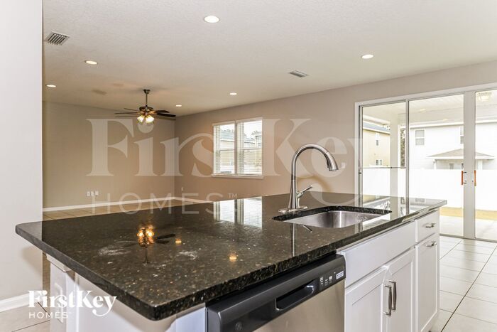 Building Photo - 1067 Persimmon Dr