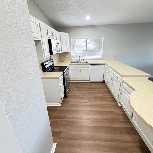 Building Photo - 1401 Panola Dr