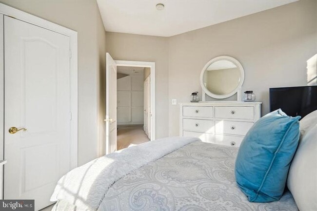 Building Photo - 20366 Fallsway Terrace