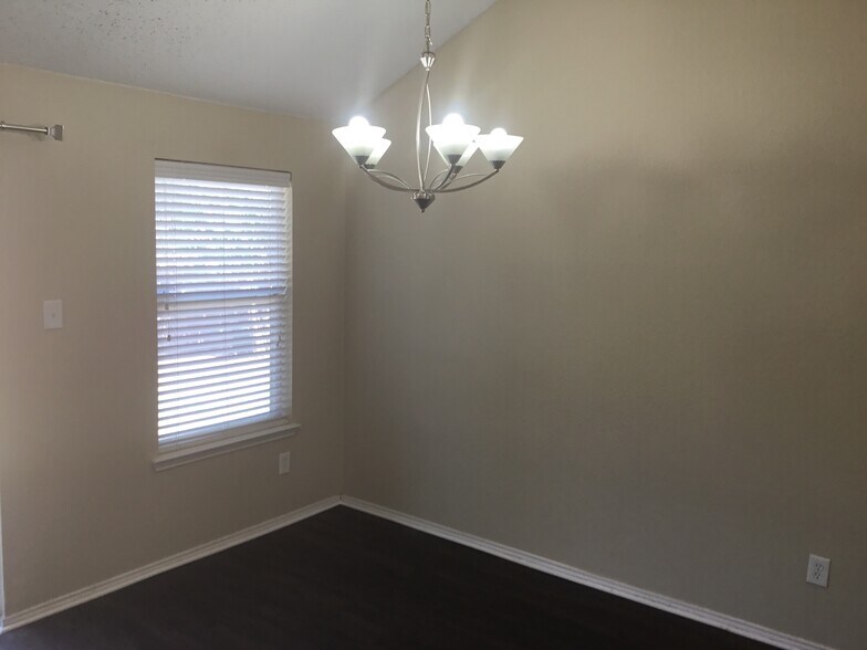 Building Photo - 7605 Stanhope Ln
