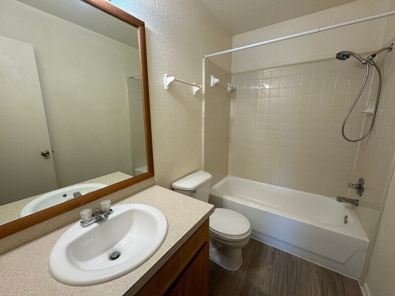 Building Photo - 4407 Abigail Dr