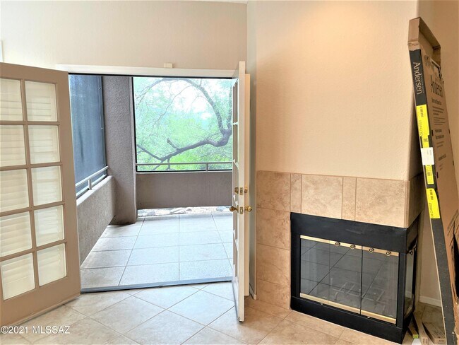 Building Photo - 6655 N Canyon Crest Dr