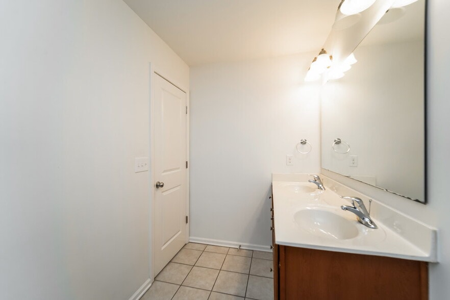 Building Photo - 630 Mountain Quail Dr