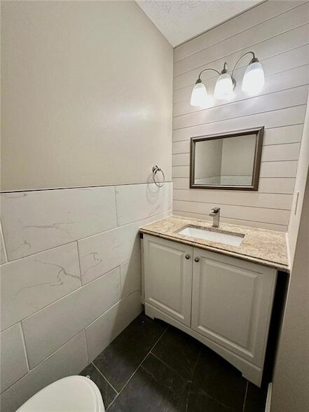 Building Photo - 6372 Wedgeview Dr