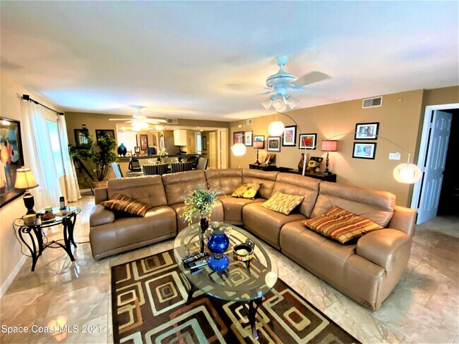 Building Photo - 603 Shorewood Dr