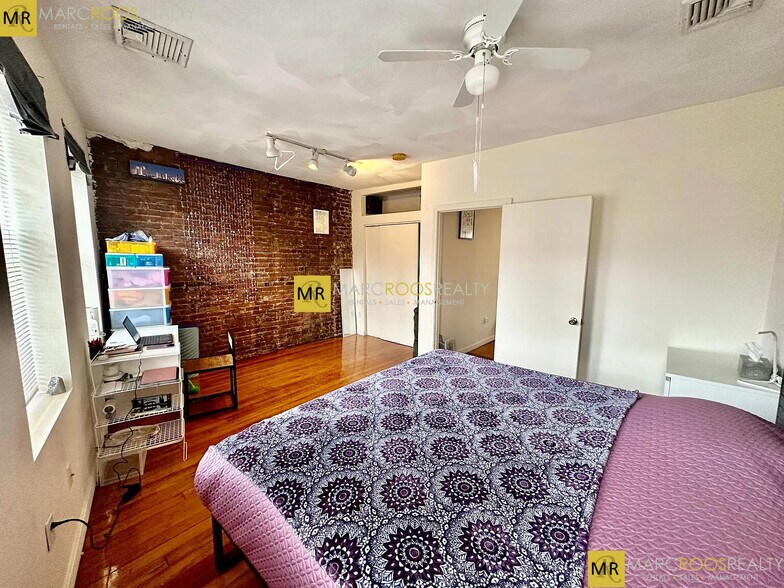Primary Photo - 12 Charter St
