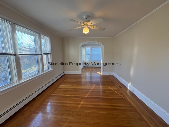 Building Photo - 550-552 Wayland Avenue