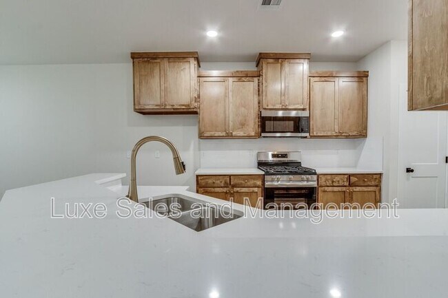 Building Photo - 8301 NW 163rd Ter