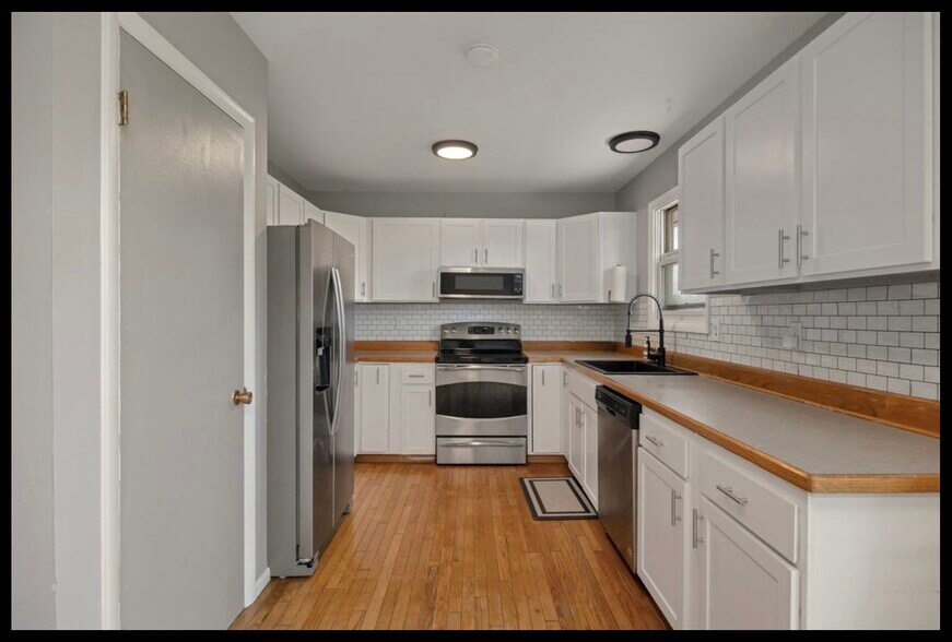 Building Photo - 1585 Valley Forge Rd