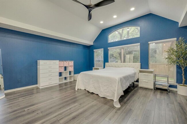 Building Photo - 8908 Pepper Rock Dr