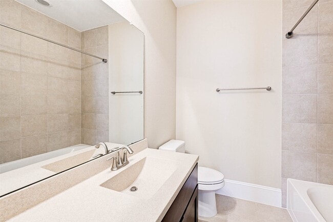 Building Photo - 746 Nicholson St