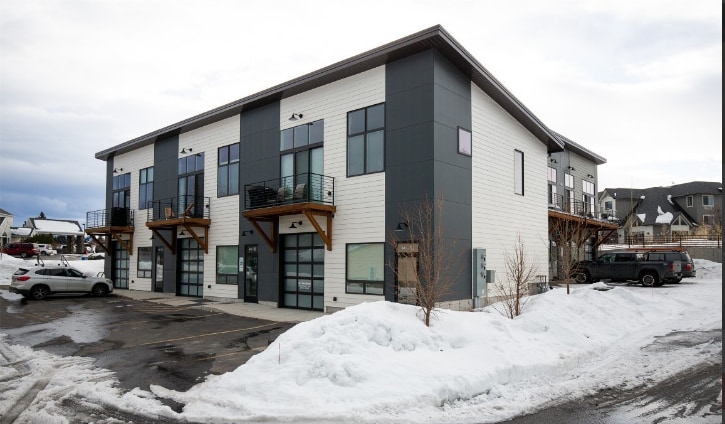 Building Photo - 611 Nikles Dr