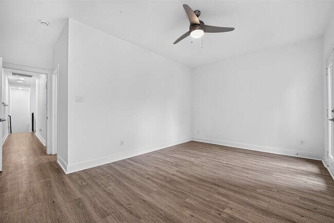 Building Photo - 1618 Ruthven St
