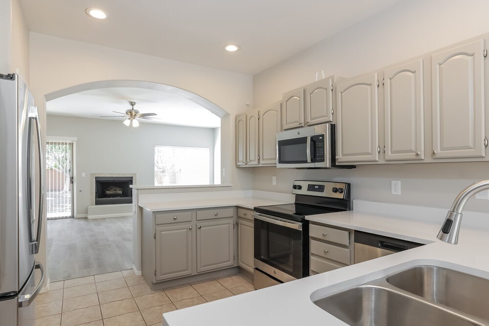 Building Photo - 1211 E Winter Dr