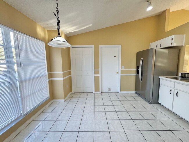 Building Photo - 3511 Majesty Loop