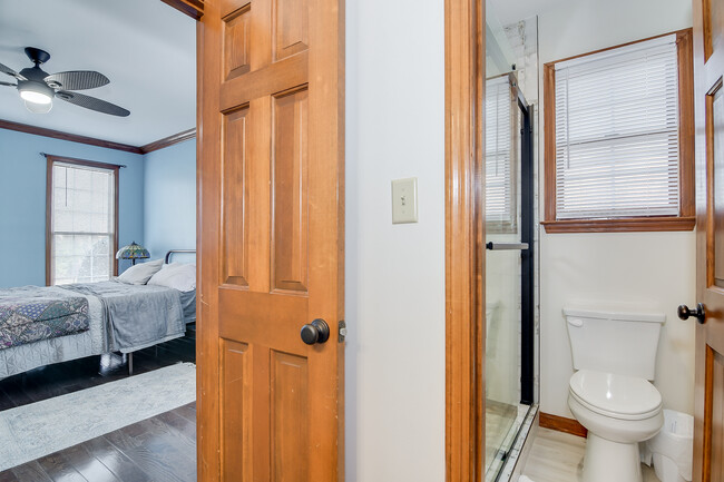 Building Photo - 4117 Knollcrest Cir N