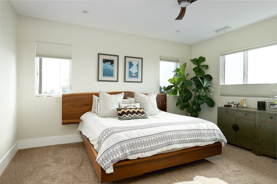 Master Bedroom with ocean views, large master bath and walk in closet - 3687 Valley St