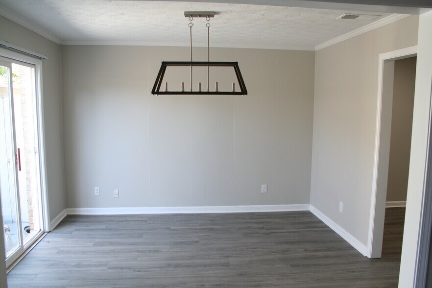 Building Photo - 340 Winding River Dr
