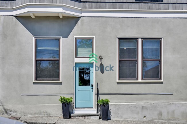 Building Photo - 1 BED & 1 BATH CONDO FOR RENT