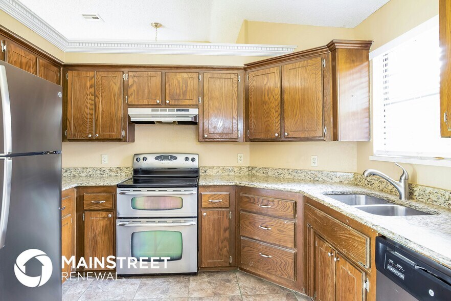 Building Photo - 8412 Breezewood Dr