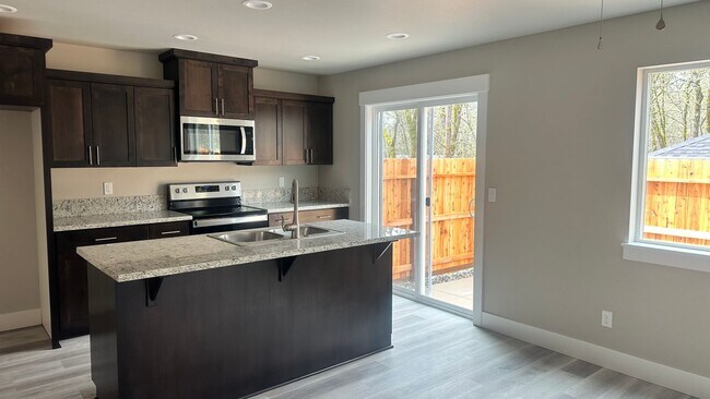 Building Photo - lard06